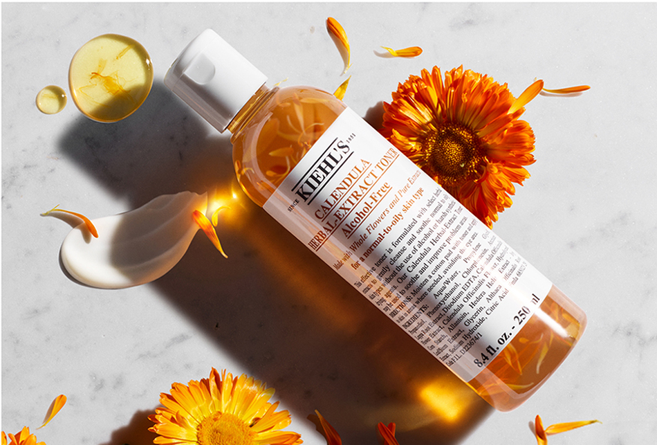 Pulling out Kiehl's Calendula Herbal Extract Alcohol-Free Toner with its proven power